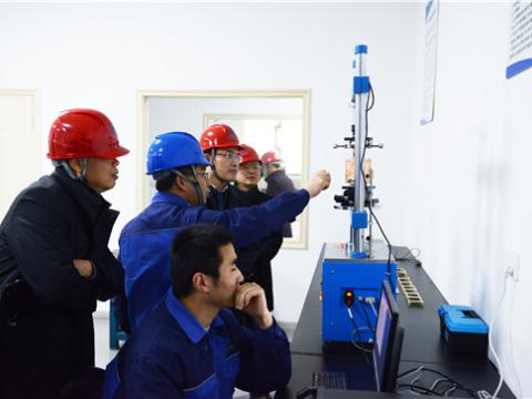 扬中市委常委孙健一行来银娱优越会旅行“柴继涛劳模立异事情室”